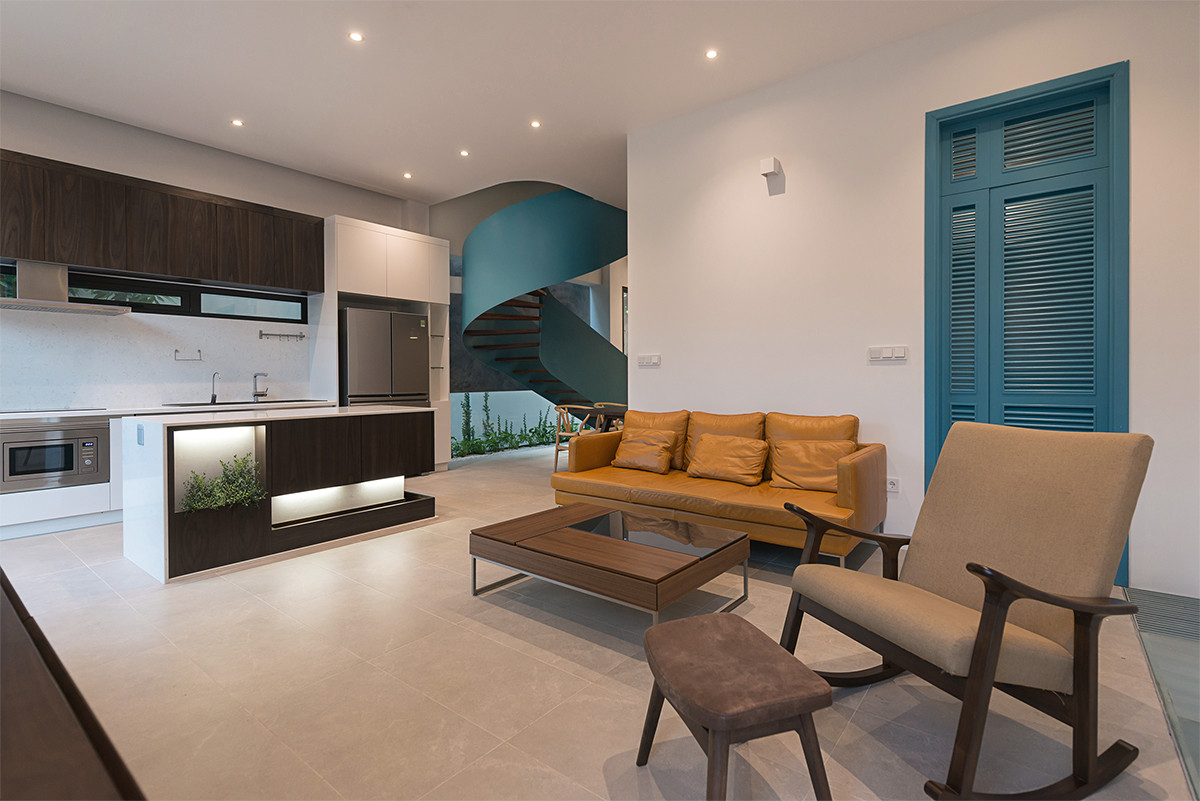 Phòng khách nối liền phòng bếp.