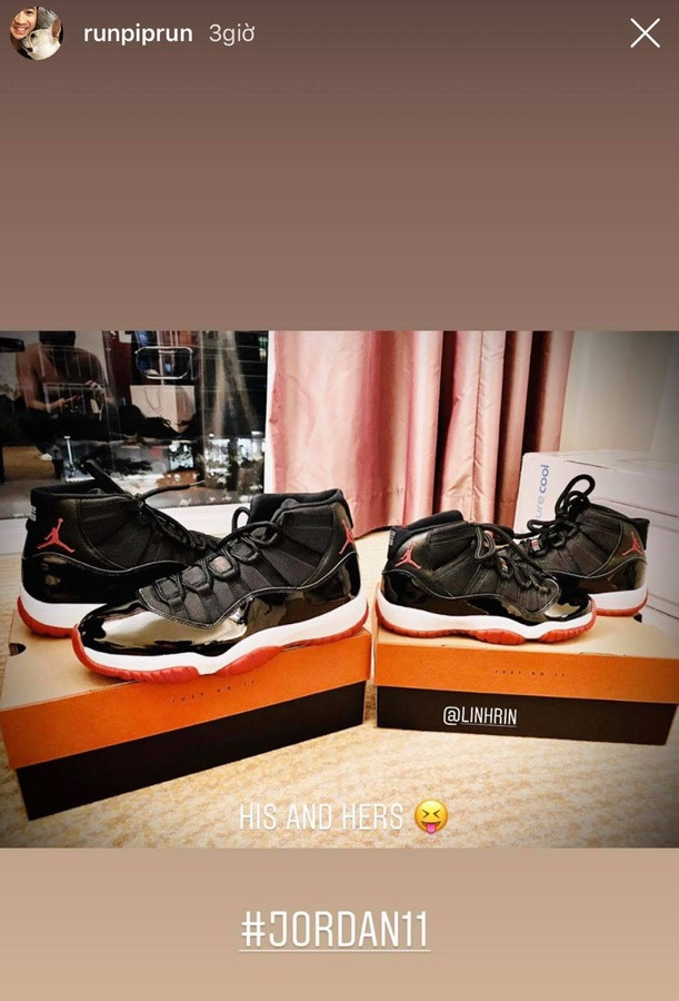 Cặp đôi còn đi giày hàng hiệu giống nhau.