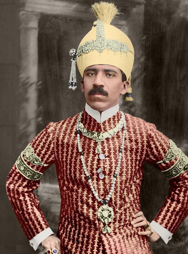 Theo sử sách ghi lại, vị vua này giàu tới mức khi phát hiện ra những con chuột đang gặm nhấm 3 triệu bảng Anh trong những chiếc hòm tại một căn hầm, ông cũng chẳng màng để ý.