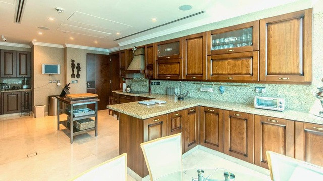 Phòng bếp theo phong cách cổ điển.