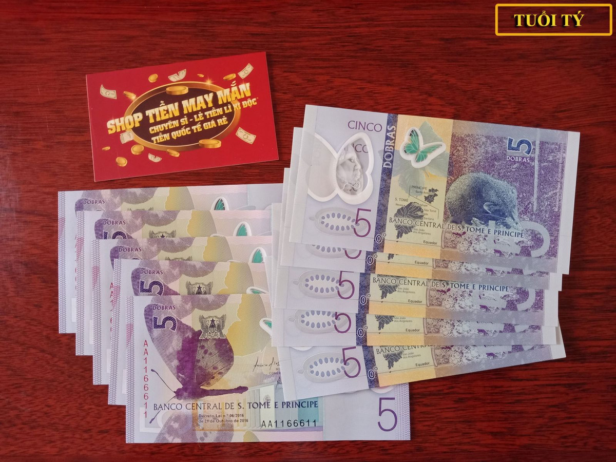 Theo khảo sát, các shop online chuyên bán mặt hàng độc lạ có nhiều loại tiền để làm quà tặng, lì xì trong dịp tết.