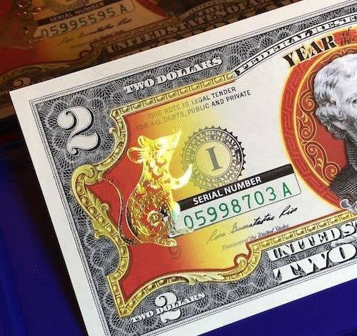 Theo người bán, tờ tiền này được Bộ Tài chính Mỹ in ấn và cho phát hành nhằm mục đích phục vụ nhu cầu lì xì Tết âm lịch 2020 của người dân châu Á và không có giá trị lưu thông.