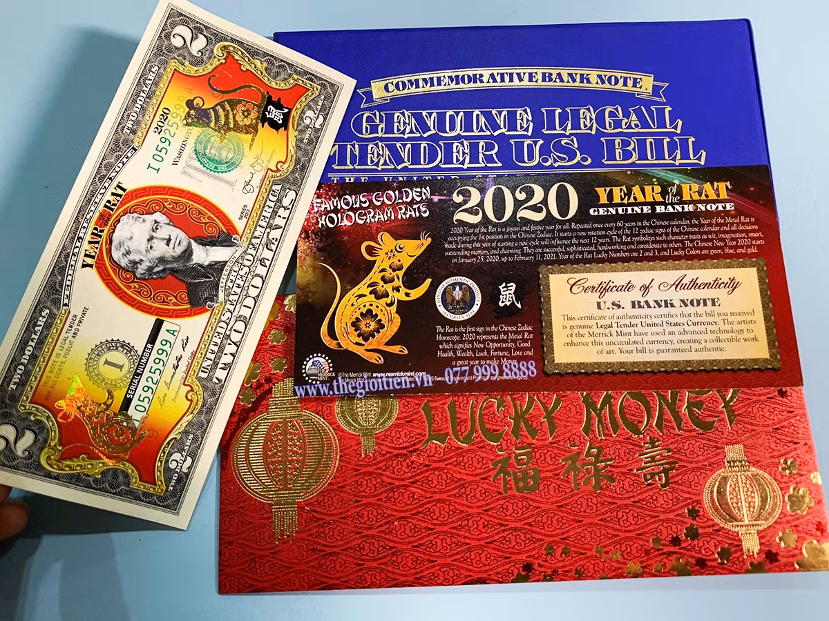 Đáng chú ý, tiền USD có tới cả chục loại khác nhau như USD mạ vàng, mạ vàng 3D, tờ USD hình chuột mạ vàng...