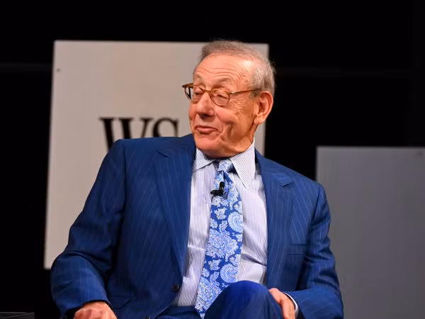 Theo Wealth-X, 5,4% người giàu lên nhờ đầu tư bất động sản. Với khối tài sản 7,6 tỷ USD, Stephen Ross là nhà đầu tư bất động sản giàu có nhất Mỹ - theo thông tin của The Real Deal năm 2019. (Ảnh: Getty)