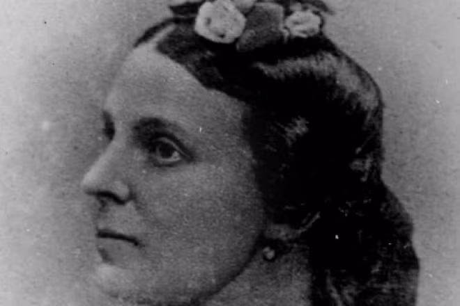 Với phương châm “mua rẻ, bán đắt”, Hetty đã nhanh chóng thành công trên cả thị trường chứng khoán, bất động sản, kinh doanh và trái phiếu. Sau "Ngày thứ 5 đen tối" - 18/9/1873 - ngày khi thị trường chứng khoán New York đổ vỡ. Điều đầu tiên bà làm là dùng hết tài sản để mua tất cả cổ phiếu đang rớt giá chóng mặt, trong khi những doanh nhân khác bán tháo để tránh lỗ vốn. Chỉ ngày hôm sau, cổ phiếu phục hồi lại như cũ và bà đã có một khoản tiền khổng lồ trong ví.