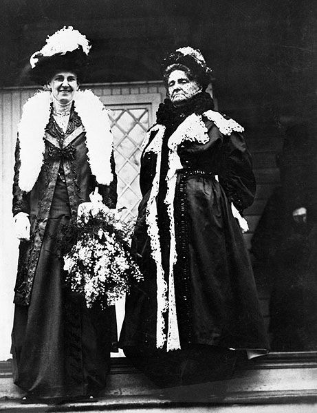 Sau khi mất bà để lại gia tài trị giá khoảng 100-200 triệu USD, (khoảng 2,3-4,6 tỷ USD vào năm 2019). Nếu thông tin này là chính xác, bà có thể được coi là nữ tỷ phú giàu nhất mọi thời đại. Video: Kanye West tranh cử tổng thống, tỷ phú Tesla ủng hộ. Nguồn: VTC Now.