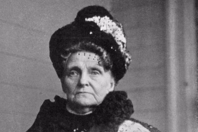 Mắc chứng thoát vị đĩa đệm bị cơn đau hoành hành liên tục nhưng Hetty quyết tâm không đi chữa bệnh. Sau khi ly hôn, Hetty chuyển đến sống cùng con gái. Cả hai cắt đứt liên lạc với họ hàng vì sợ họ sẽ dòm ngó đến gia tài của bà.