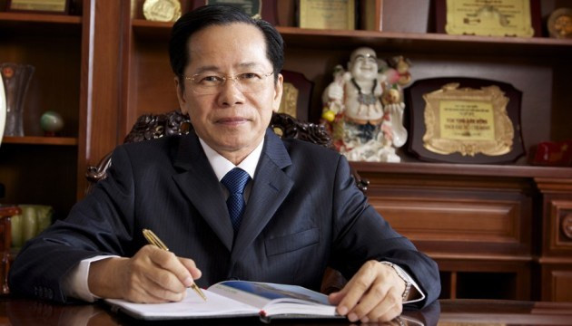 Năm 1990, ông Kiểm bắt đầu kinh doanh bất động sản, đặc biệt mua nhiều vị trí đắc địa ở trung tâm quận 2 (TP HCM). Nhưng về sau, chính việc thế chấp đất đai, đầu tư từ tiền vay ngân hàng của ông đưa đến rủi ro, khi thị trường địa ốc đóng băng. Gia đình ông phải trải qua một thời kỳ vô cùng khó khăn. Ảnh: Thoitranggolftimes.