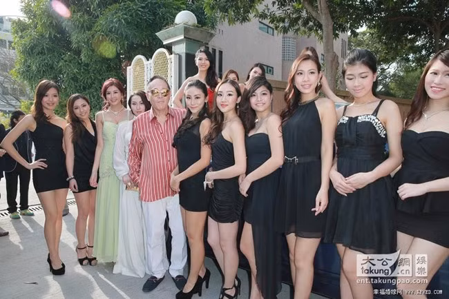 Triệu Thế Tăng không tiếc khi vung tiền cho những cô bồ trẻ đi mua sắm thỏa thích và hưởng thụ cuộc sống xa hoa của giới thượng lưu.