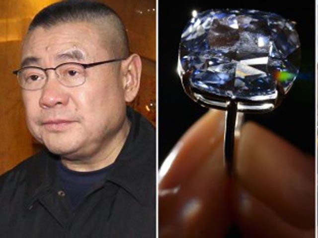 Ông không chỉ sắm hàng hiệu, mua siêu xe mà thậm chí còn tậu biệt thự cho các mỹ nhân.