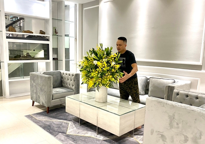 Trong khi đó, Cao Thái Sơn được biết đến là một tay chơi bất động sản kín tiếng trong showbiz Việt. Trấn Thành, Trường Giang thì khẳng định Cao Thái Sơn chính là đại gia bất động sản.