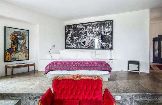 Sau khi Escobar qua đời, dinh thự "thiên đường" tại Tulum bị bỏ hoang. Tới tận năm 2012, nó mới được nhà sưu tầm nghệ thuật Lio Malca tại New York mua lại và xây dựng thành khách sạn 5 sao Casa Malca với 71 phòng. Hiện, nơi đây được xem là một trong những điểm lưu trú hàng đầu tại Mexico. Điểm nhấn của khách sạn này là bể bơi dưới lòng đất, được cho là nơi Escobar dùng để cất giấu tiền mặt kiếm được từ hoạt động buôn ma túy.