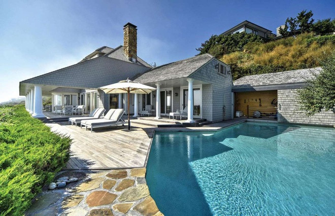 Dinh thự được trang bị hệ thống tự động hiện đại và thông minh, được rao bán với giá 21 triệu USD vào năm 2018.