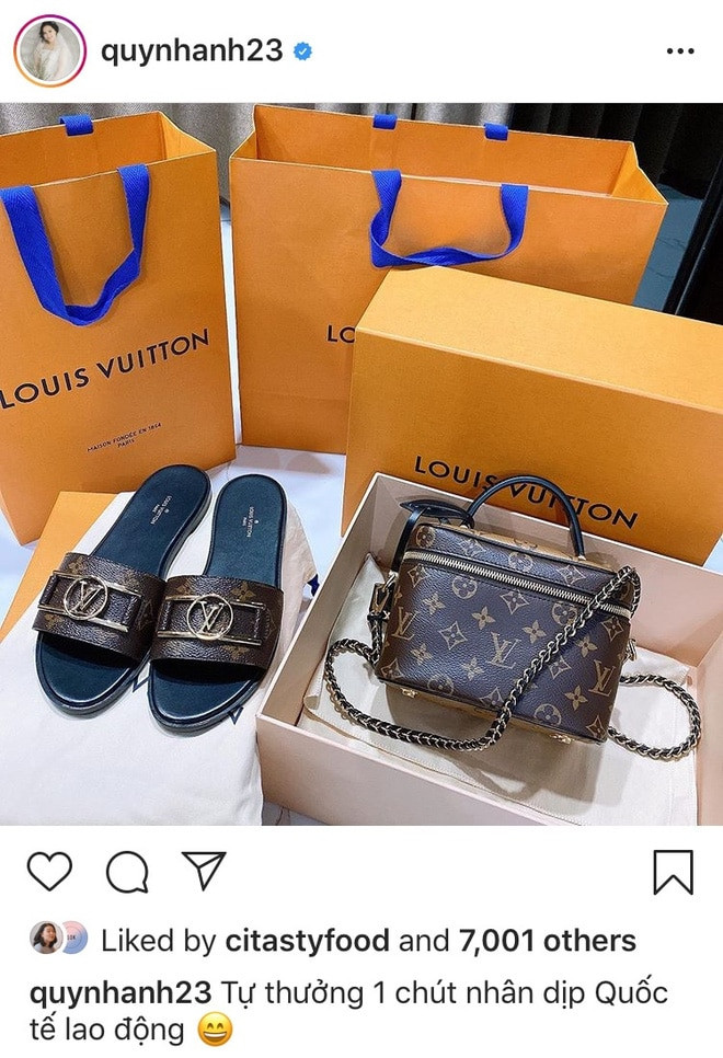 Con gái của cựu chủ tịch CLB Sài Gòn còn tự thưởng cho bản thân vài món đồ hiệu với tổng giá trị lên tới vài chục triệu sau khi lộ thông tin mang bầu.