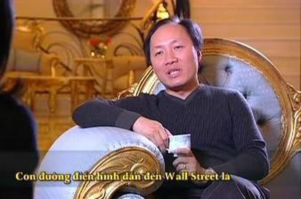 Năm 1990, khi “đầu quân” cho tập đoàn tài chính Blackstone, Chính Chu có cơ hội đến với lĩnh vực tài chính. Thời điểm đó, báo chí Mỹ liệt tên Chính Chu là "người đàn ông đáng gờm" của phố Wall. Giới kinh doanh người Việt sống tại Mỹ đánh giá ông là một trong những người thành đạt trong cộng đồng.