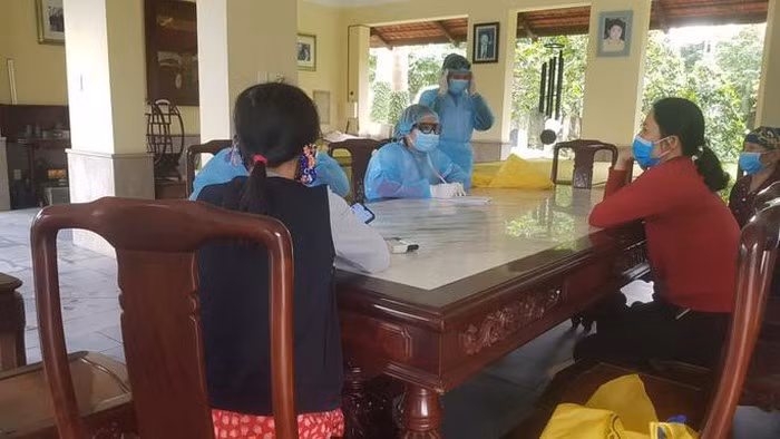 Trong nhà thiết kế thoáng, nhiều cửa ra vào. Ảnh: Người lao động.