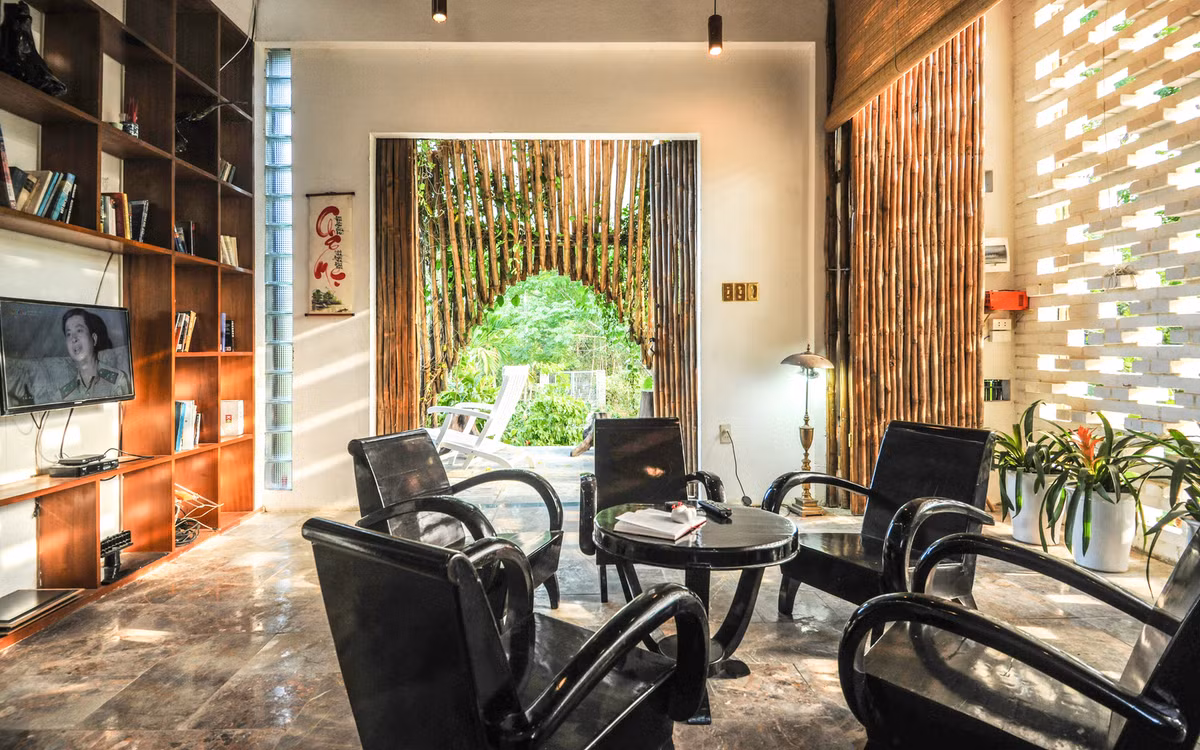 Công trình thiết kế 2 tầng với đầy đủ tiện nghi cho gia đình 3 thế hệ.