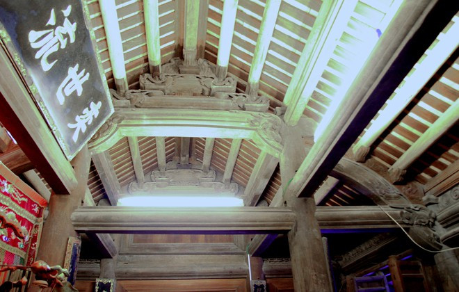 Tiêu biểu cho kiến trúc vùng Kinh Bắc, ngôi nhà có tới 60 cây cột, không có mối mọt và có thể chống được ẩm. Ảnh: Vnexpress.