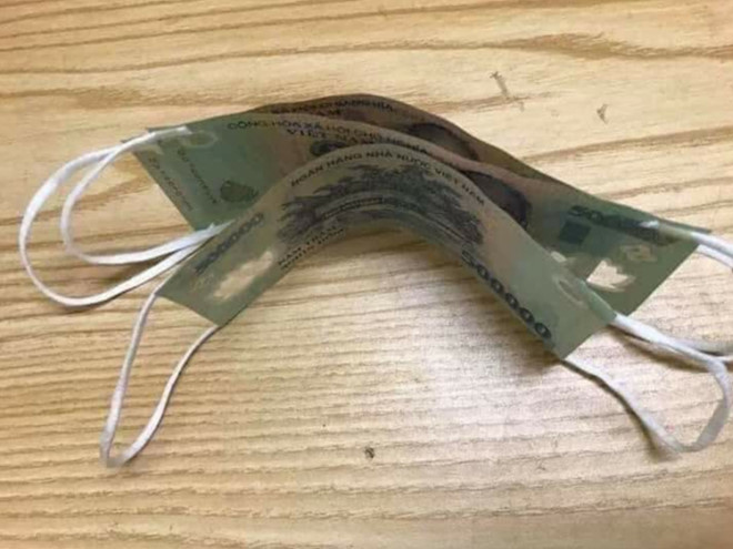 Khẩu trang bằng tờ 500.000 khiến nhiều chị em "thích thú".