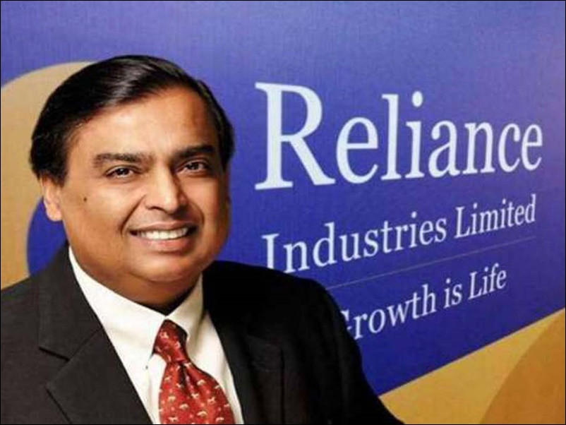 Ông Mukesh Ambani hiện là Chủ tịch Reliance Industries. Gần đây, Mukesh Ambani liên tục vượt qua nhiều ông trùm công nghệ ở Thung lũng Silicon như Elon Musk của Tesla, hai nhà đồng sáng lập Alphabet - Sergey Brin và Larry Page cũng như huyền thoại đầu tư Warren Buffett. Ảnh: Naidunia.