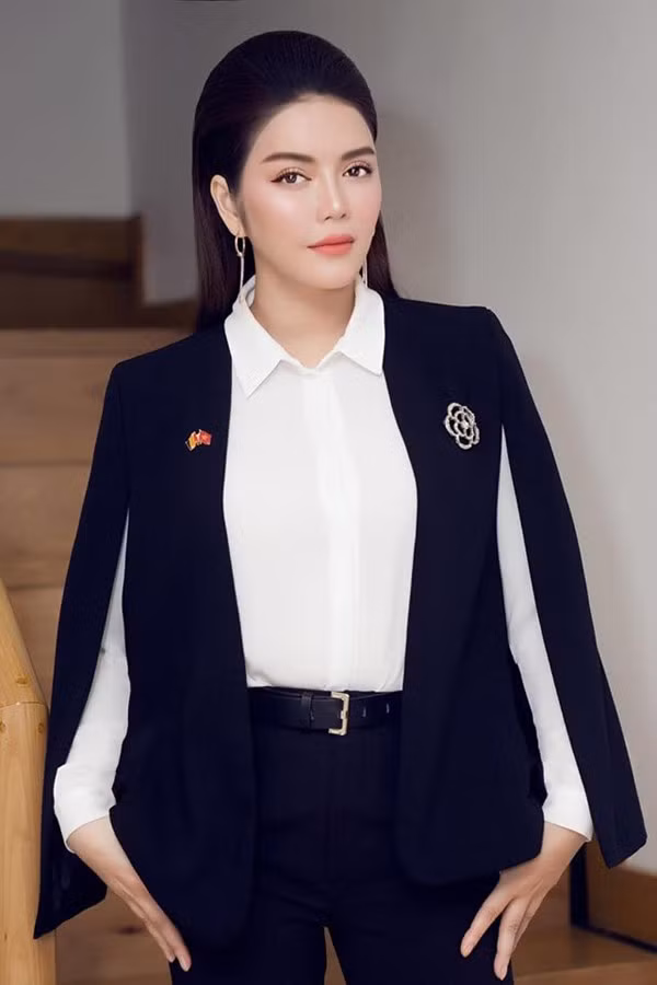 Ở tuổi 38, Lý Nhã Kỳ không chỉ chỉ có trong tay tiền bạc, danh tiếng mà vẫn sở hữu vẻ đẹp cuốn hút. Ảnh: Internet.