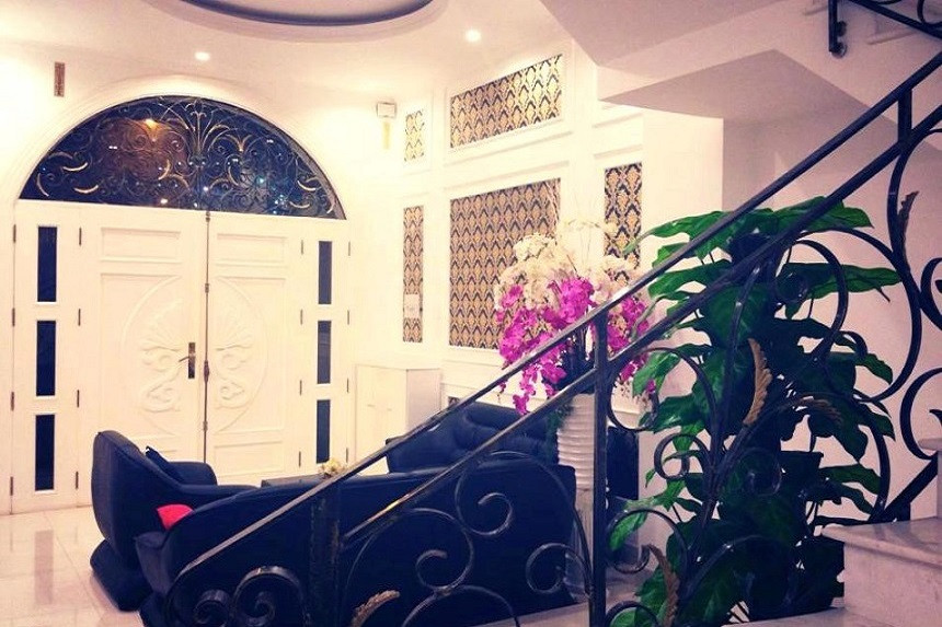 Từng ngóc ngách trong biệt thự cũng được sắp xếp gọn gàng, bày trí vô cùng đẹp mắt.