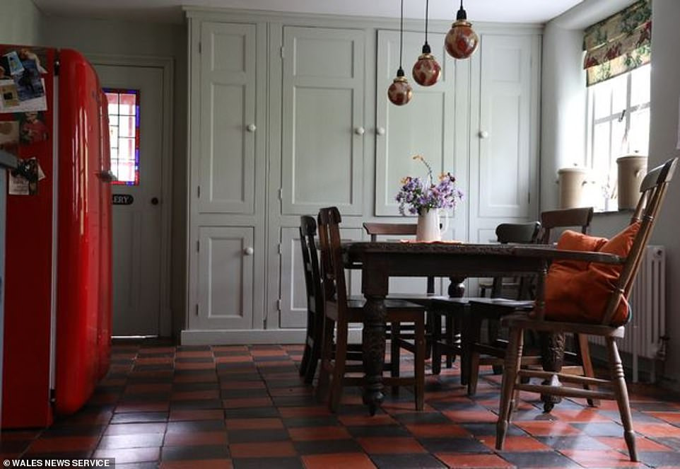 Việc níu giữ nét cổ điển, lãng mạn của căn nhà đã khiến Jane tốn tới 22 năm để hoàn thiện.