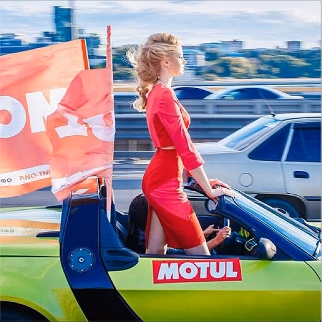 Bóng chuyền là bộ môn có cường độ vận động cao, khiến hầu hết các nhóm cơ được rèn luyện.