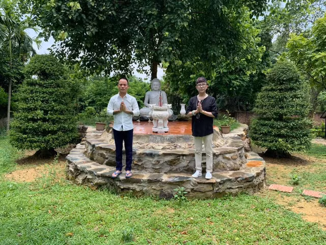 Dù không hé lộ nội thất bên trong nhưng chỉ qua một vài bức ảnh, khán giả đã có thể đoán được diện tích ngôi nhà không hề khiêm tốn. Ảnh: Giadinhnet.