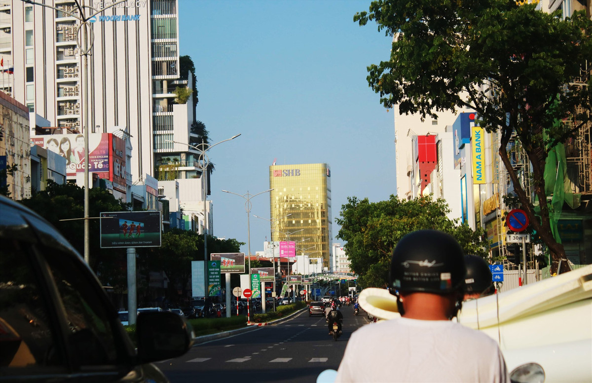 Ngoài ra, Chủ tịch UBND TP Đà Nẵng giao sở Xây dựng theo dõi, giám sát việc xử lý, khắc phục của chủ đầu tư tại 2 dự án này để không bị ảnh hưởng đến môi trường và người dân khu vực. Ảnh: Lao động.