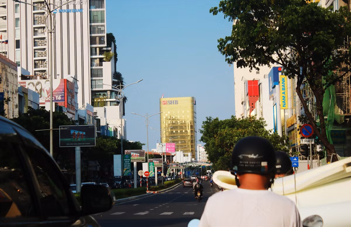 Ngoài ra, Chủ tịch UBND TP Đà Nẵng giao sở Xây dựng theo dõi, giám sát việc xử lý, khắc phục của chủ đầu tư tại 2 dự án này để không bị ảnh hưởng đến môi trường và người dân khu vực. Ảnh: Lao động.