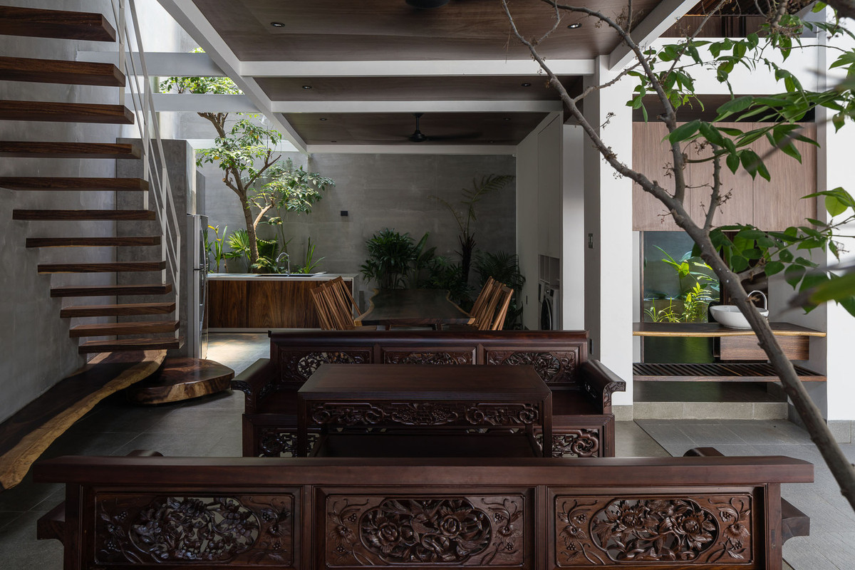 Mỗi góc nhà đều được bố trí cây xanh hài hòa.