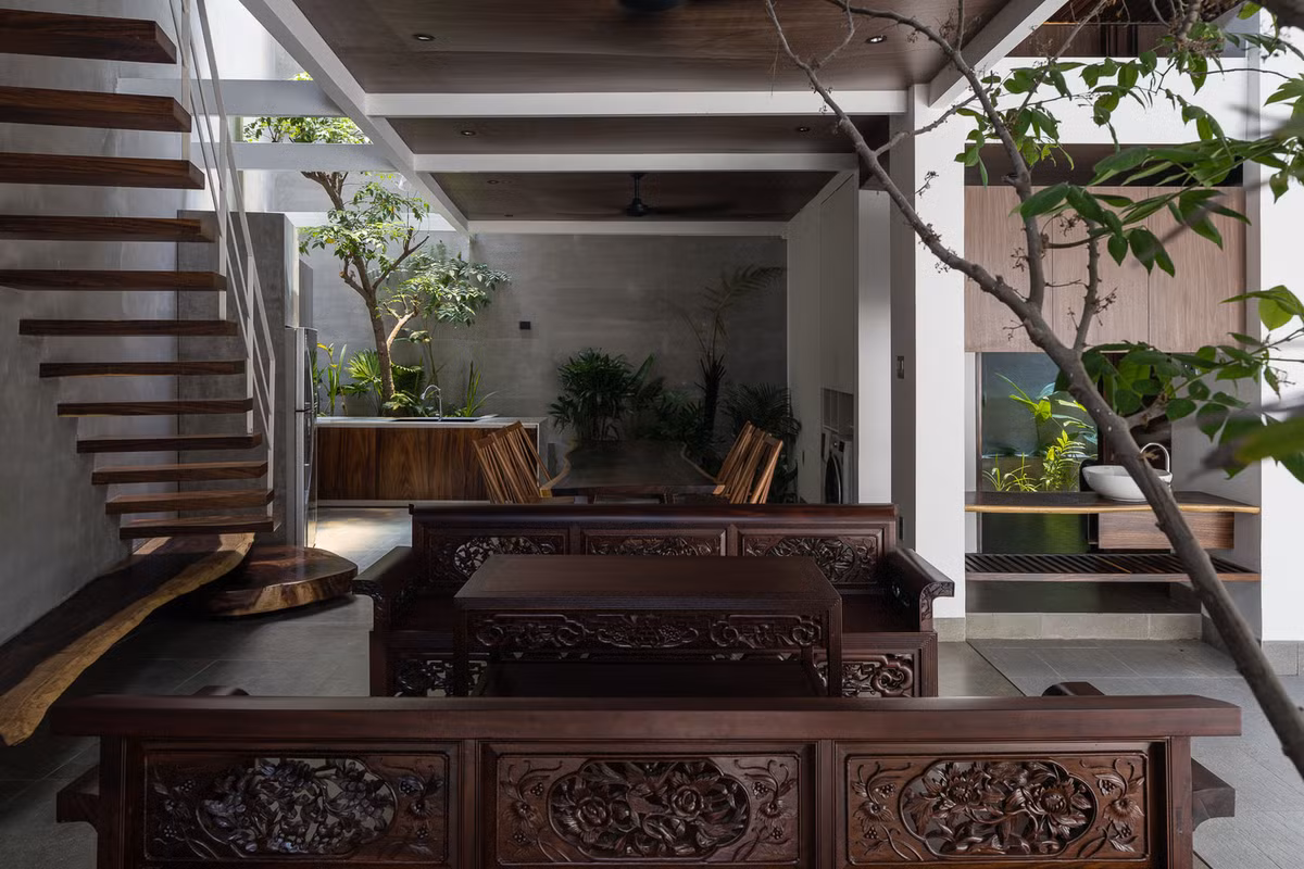 Mỗi góc nhà đều được bố trí cây xanh hài hòa.