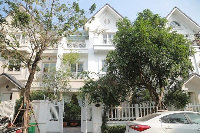 Căn biệt thự của ca sĩ Quang Hà nằm ở trong khu đô thị cao cấp thuộc quận Long Biên, Hà Nội. Ảnh: Tiền phong.