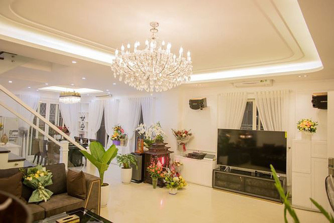 Toàn bộ nội thất đều được Quang Hà đặt mua từ nước ngoài. Ảnh: Tiền phong.