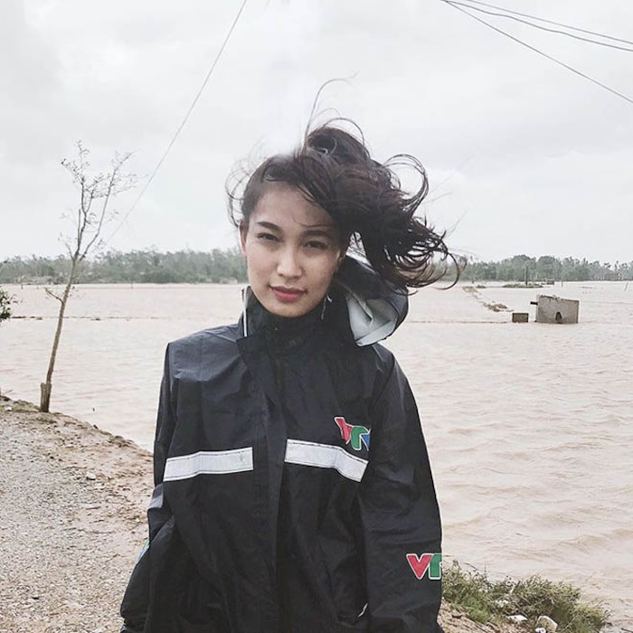 Can canh nhan sac doi thuong cua nu MC thoi su 