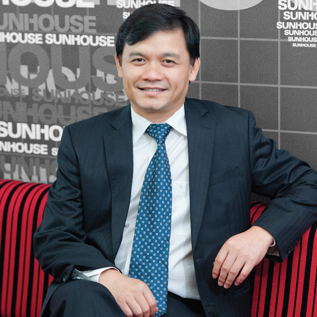 Trong khi đó, Shark Phú gây ấn tượng với phát ngôn về tiền bạc. Shark Phú nói: "Tôi nghĩ một gia đình có khoảng 100 tỷ thôi là đầy đủ phục vụ. Lớn hơn 100 tỷ để phục vụ cá nhân thì không còn nhiều giá trị". Ảnh: Internet