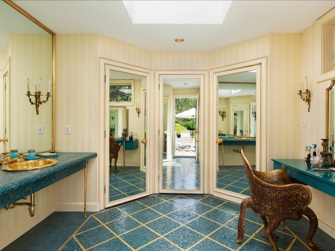 Nội thất phòng tắm được chau chuốt đến từng chi tiết.