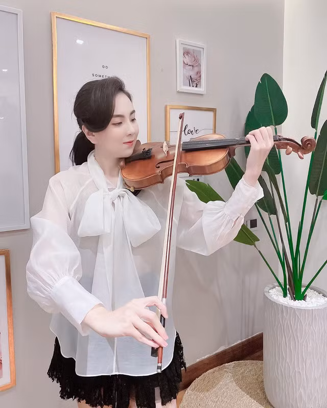 Nhờ công việc kinh doanh, cuộc sống của "cô gái thời tiết" Mai Ngọc gần như được xếp vào danh sách hoàn hảo. Ảnh: Giadinhnet.