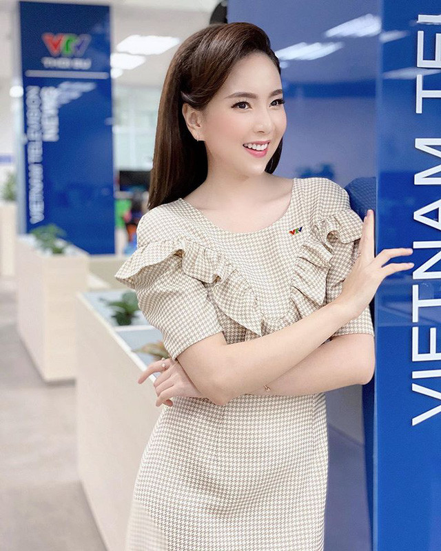 Ngoài công việc ở đài truyền hình, MC Mai Ngọc còn là một bà chủ của thương hiệu thời trang có tiếng ở Hà Nội. Ảnh: Giadinhnet.