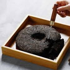 Các enzym trong trà không bị diệt hoàn toàn mà sẽ tham gia vào quá trình lên men khi lưu trữ. Quá trình lưu trữ trà Phổ Nhĩ có thể kéo dài đến 100 năm.