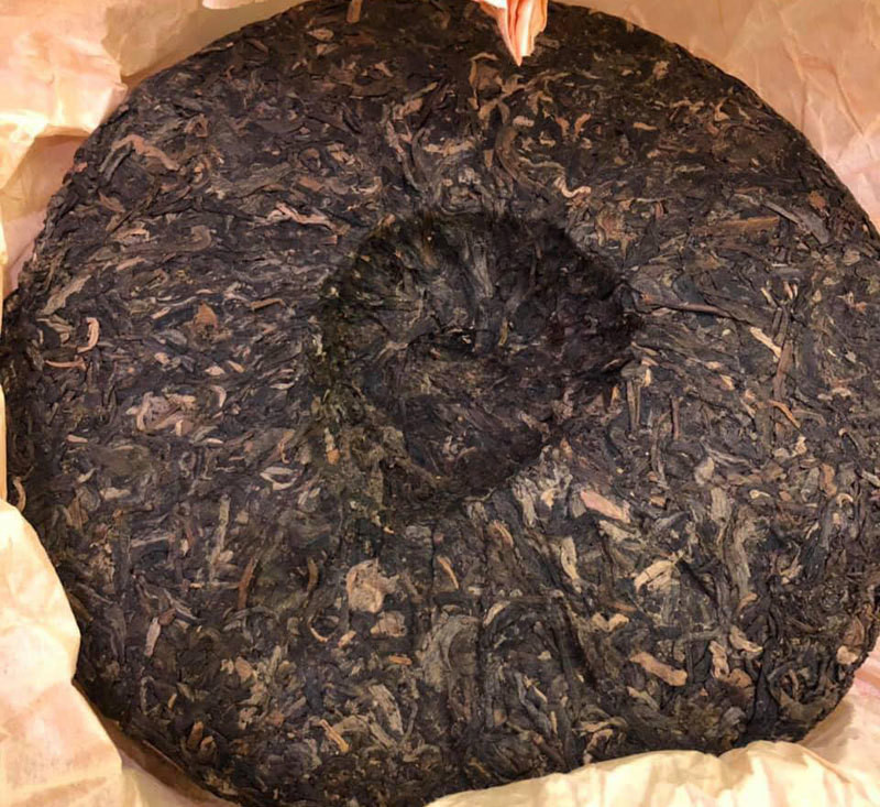 Tại Việt Nam dịp gần Tết Nguyên đán, trà Puer (trà Phổ Nhĩ) cũng được rao bán. Tuy nhiên, loại trà này là hàng xách tay, số lượng hạn chế và giá cũng tương đối đắt đỏ.