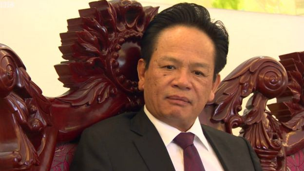 Danh tinh dai gia tang 3 trieu khau trang khang khuan cho nguoi dan-Hinh-2