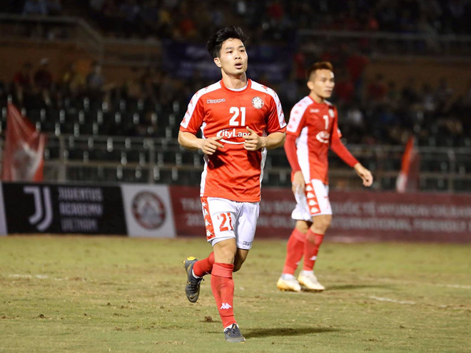 Theo nguồn tin tiết lộ, Công Phượng đang là cầu thủ Việt Nam nhận lương cao nhất V-League 2020 với 120 triệu đồng/tháng chưa tính tiền thưởng, phụ cấp tại CLB TP.HCM. Ảnh: Thethao247.