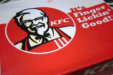 Ý nghĩa của slogan là khi ăn, ta có thể "liếm" hương vị của miếng gà rán trên các đầu ngón tay thay vì dùng khăn ăn để lau tay. Từ đó ta có thể cảm nhận được hương vị của miếng gà rán một cách chân thực nhất.