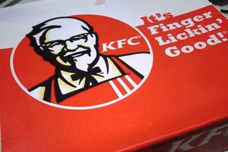 Ý nghĩa của slogan là khi ăn, ta có thể "liếm" hương vị của miếng gà rán trên các đầu ngón tay thay vì dùng khăn ăn để lau tay. Từ đó ta có thể cảm nhận được hương vị của miếng gà rán một cách chân thực nhất.