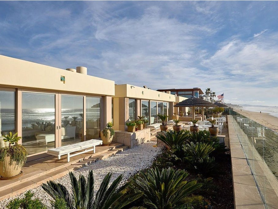 Căn biệt thự này trước đây thuộc sở hữu của bà Madeleine Pickens, vợ cũ tỷ phú dầu mỏ T. Boone Pickens.