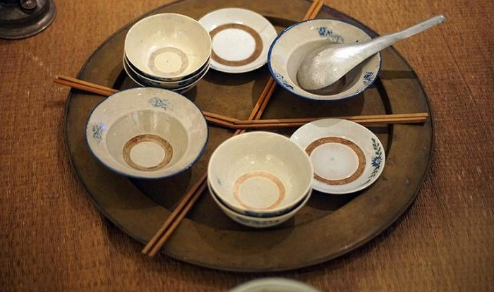 Bát đĩa thời bao cấp ngày càng được tìm kiếm nhiều hơn bởi nó được xem là biểu tượng mang đậm giá trị thời gian.