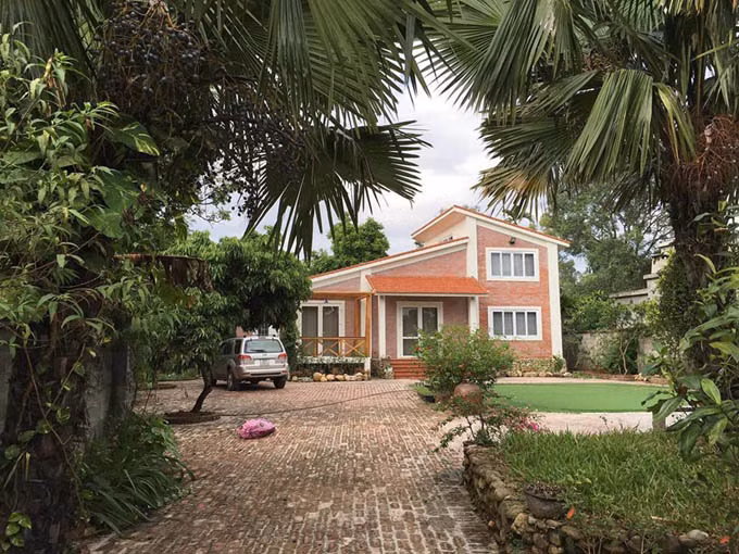 Vợ chồng nam diễn viên Hồng Đăng sở hữu một khu nhà vườn rộng 1.300 m2 ở ngoại thành Hà Nội. Ảnh: Vietnamnet.