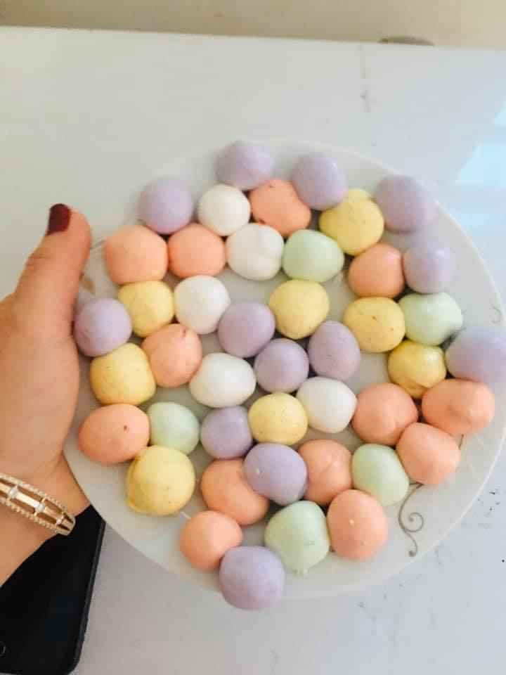 Chị Hạnh (một người bán hàng online ở Cầu Giấy, Hà Nội) cho biết làm bột bánh trôi bán khoảng 1 tuần nay và từ 3 ngày nay khách mua nhiều hơn hẳn.